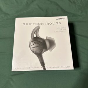 Bose QuietControl 30 Wireless Headphones **NEW**